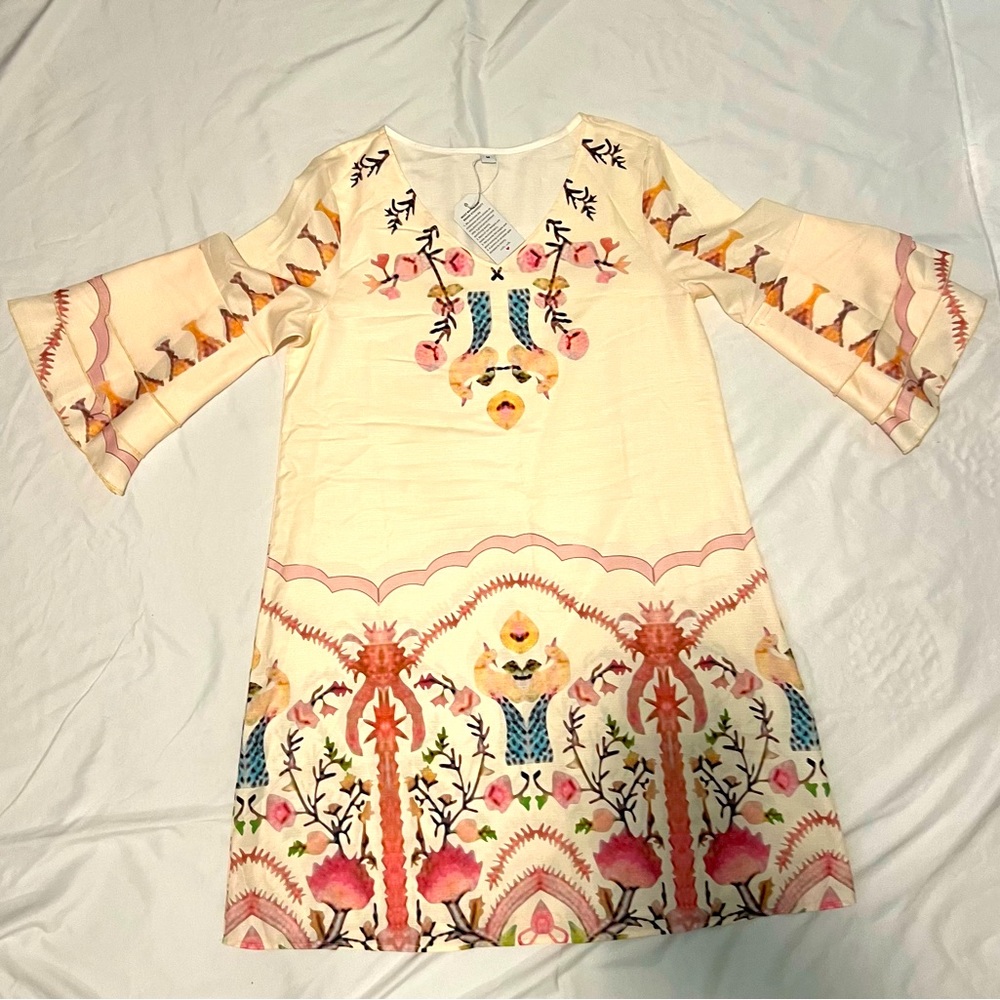 Brand New dress. Size M. Never worn.
